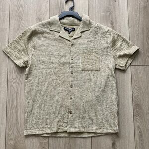 Rustic Souls Dress Shirt Button Down Men’s Medium NWT Tan White Stripes Soft!